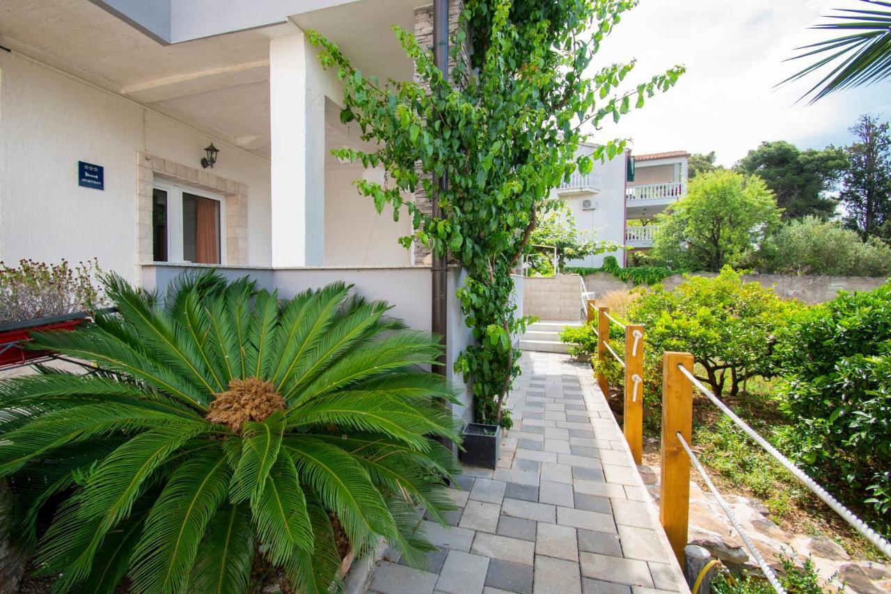 Apartments Alisa Brodarica  Bagian luar foto